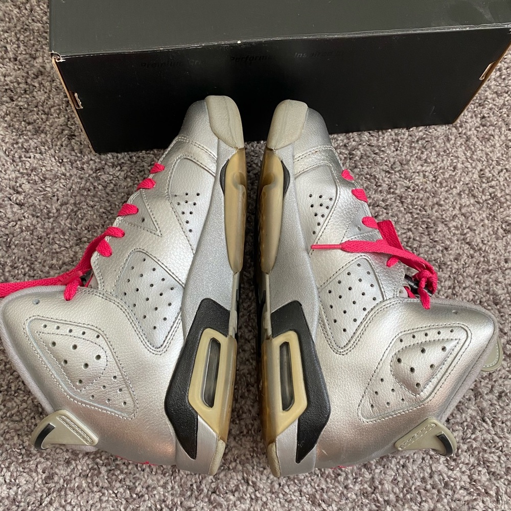 Air Jordan 6 Retro Metallic Silver/Pink/Black Youth size 5.5 - Picture 4 of 8